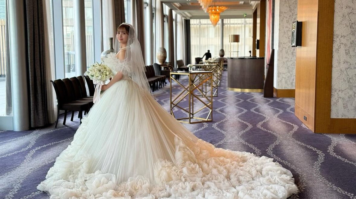 山田幸愛さまの披露宴でのドレスをアトリエユカにてオーダーでおつくりさせていただきました。